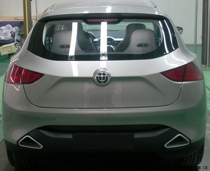 تست خودرو شاسیبلند برلیانس V6 در چین تست خودرو شاسیبلند برلیانس V6 در چین