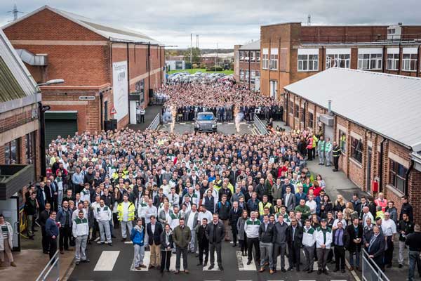 2015-Bentley-Bentayga-1