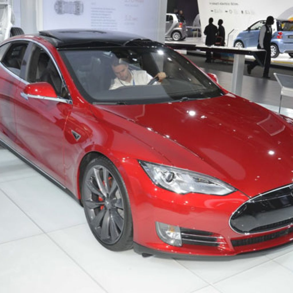 فراخوان 90 هزار تسلا مدل S به دلیل نقص در سیستم کمربند!