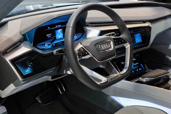 audi-etron-quattro-concept-showroom-1