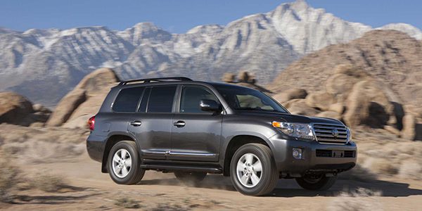 2015-Toyota-Land_Cruiser-1