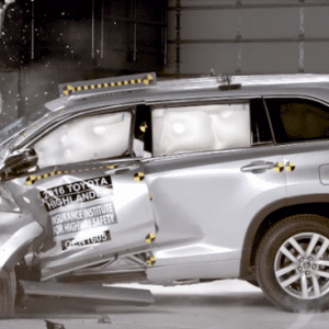 تویوتا هایلندر ۲۰۱۶، سومین شاسی بلند ایمن دنیا!