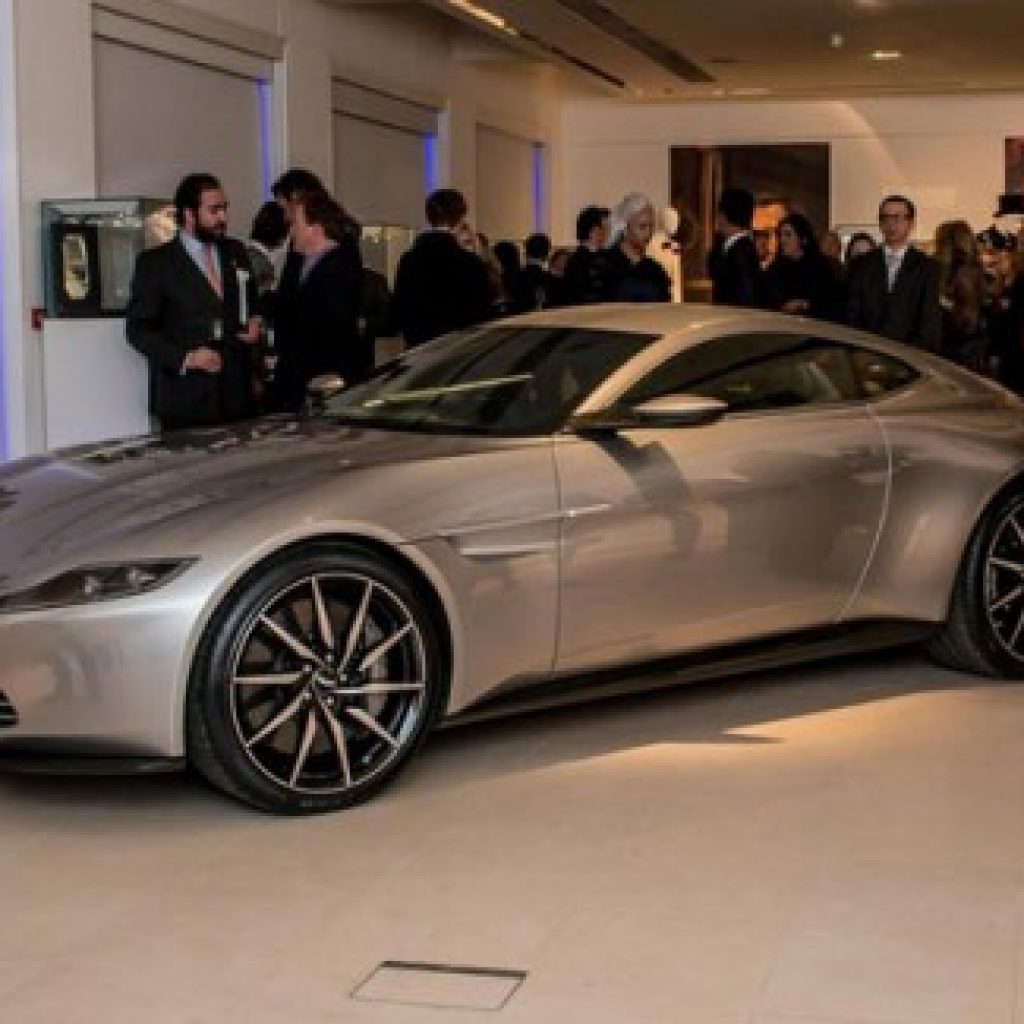 استون مارتین DB10 جیمز باند حدود 3.5 میلیون دلار به فروش رفت!