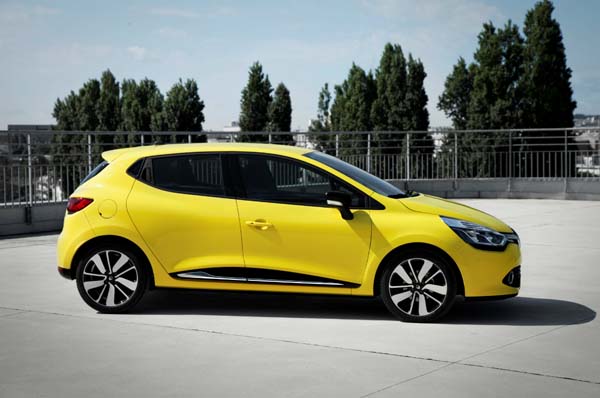 Renault-Clio-IV-2014-side-view2