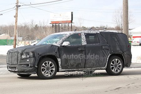 cadillac-xt7-spy-photos-04