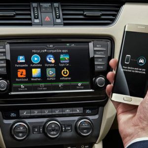 اشکودا، MirrorLink را به خودروهای خود می‌آورد