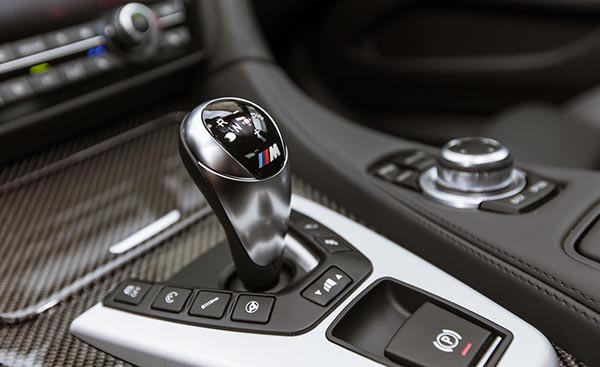 2014-bmw-m6-gran-coupe-shift-lever