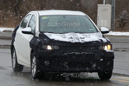 2018-chevrolet-sonic-sedan-spy-photos-03
