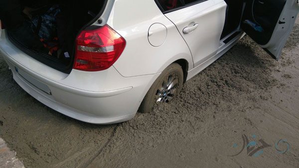 bmw-1series-stuck-fresh-cement-2