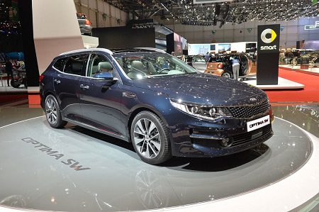 kia-optima-sportwagon-live-in-geneva22