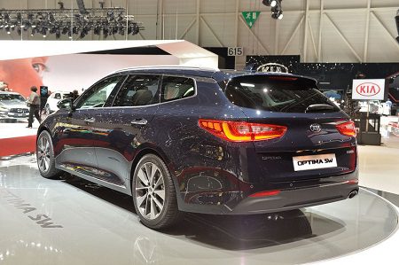 kia-optima-sportwagon-live-in-geneva34