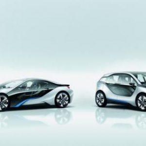 تسلا 3 بلای جان BMW؛ کاهش فروش i3 و i8