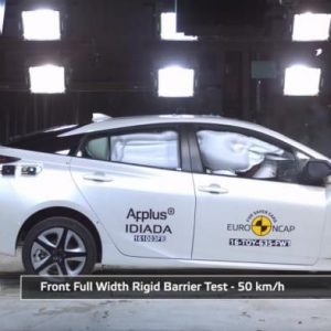 دریافت 5 ستاره ایمنی توسط تویوتا پریوس 2016