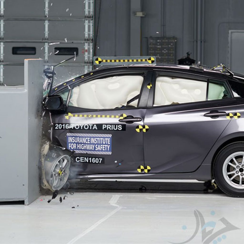 تویوتا پریوس 2016 و دریافت امتیاز +Pick در تست تصادف + فیلم