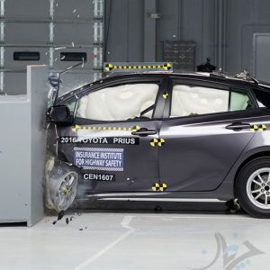 تویوتا پریوس 2016 و دریافت امتیاز +Pick در تست تصادف + فیلم