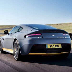 آستون مارتین از V12 Vantage S رونمایی کرد