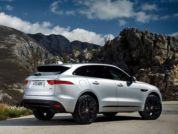 Jaguar-F-Pace-2017-800-59