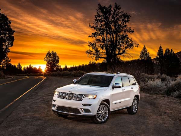 Jeep-Grand_Cherokee_Summit_2017_800x600_wallpaper_01
