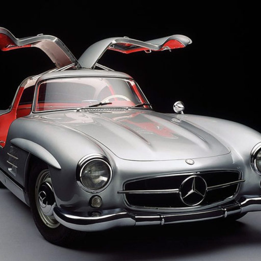 نگاهی به خودروی تاریخی مرسدس بنز: SL300 Gullwing