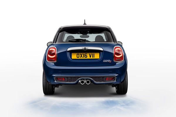 2017-Mini-Hardtop-4-Door-Seven-Special-Edition-rear-end