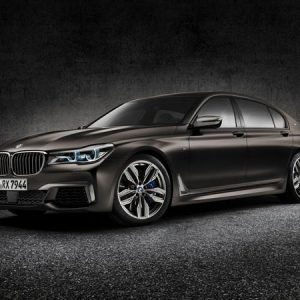 بی ام و رسما M760Li XDRIVE مدل ۲۰۱۷ را معرفی کرد!