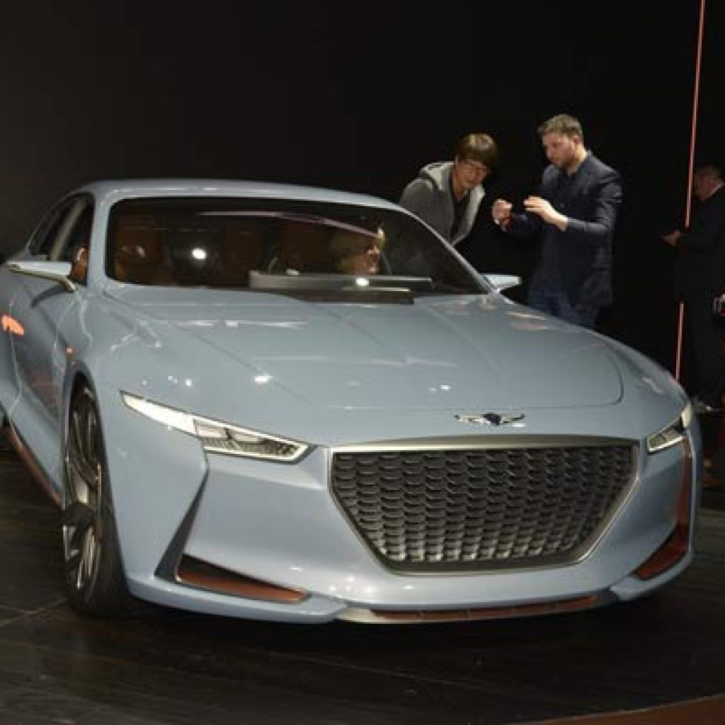 جنسیس با یک پیشرانه هیبریدی به صحنه می‌آید