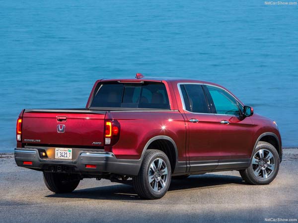 Honda-Ridgeline-2017-800-3f