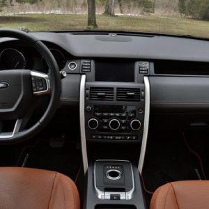 مقایسه تخصصی مرسدس بنز GLC 300 در مقابل لندروور دیسکاوری اسپرت!