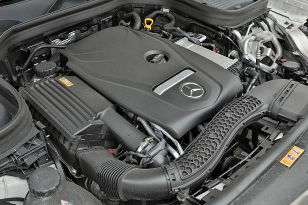 Land-Rover-vs-Mercedes-GLC-26-679x453