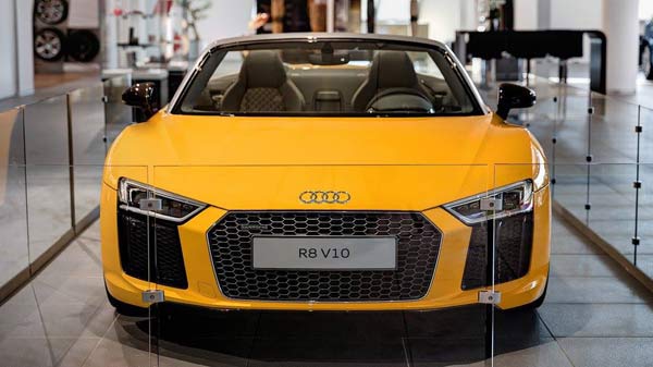 audi-r8-spyder-neckarsulm-display-5