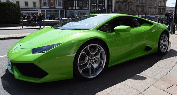 lamborghini-huracan-taxi-uk-0
