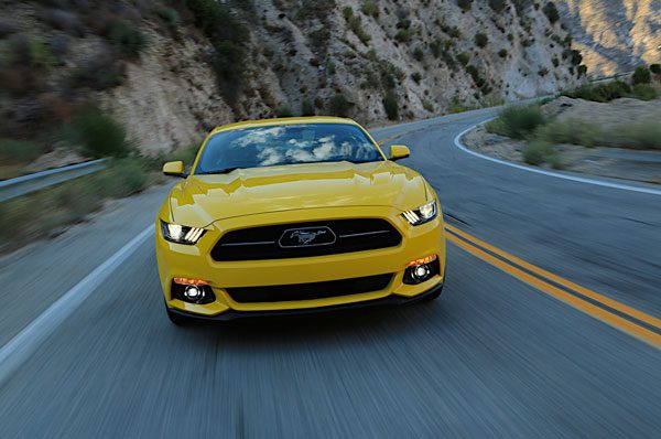 2015-Ford-Mustang-GT-front-end-in-motion-05