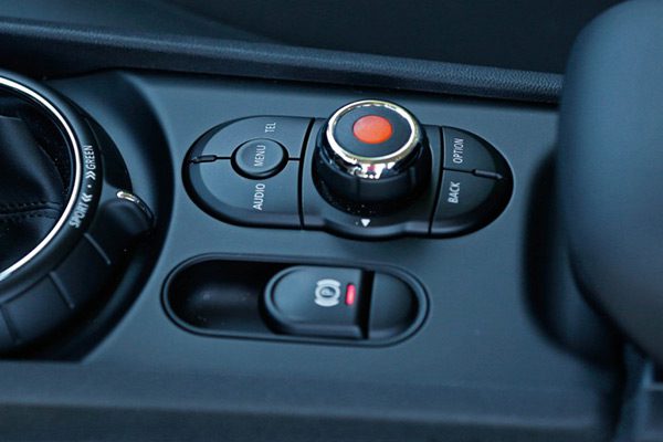 2016-Mini-Cooper-Clubman-136-876x