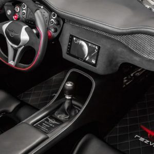 رضوانی کابین سوپر اسپرت بیست را با ترکیب فیبر کربن و پوشش آلکانتارا بهینه کرد