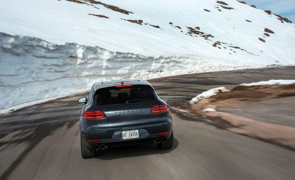 2017-Porsche-Macan-GTS-123-876x535