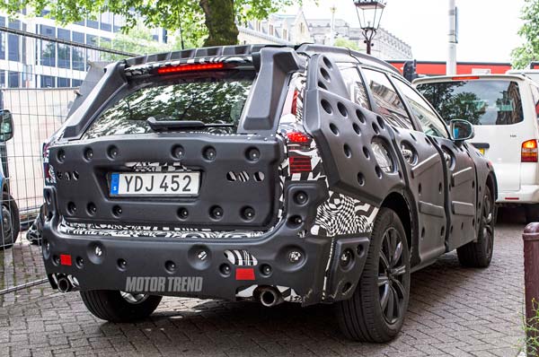 2017-Volvo-XC60-prototype-rear-three-quarter-1