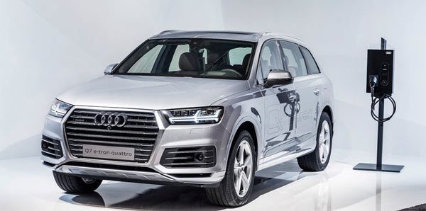 Audi-Q7-e-tron-charging