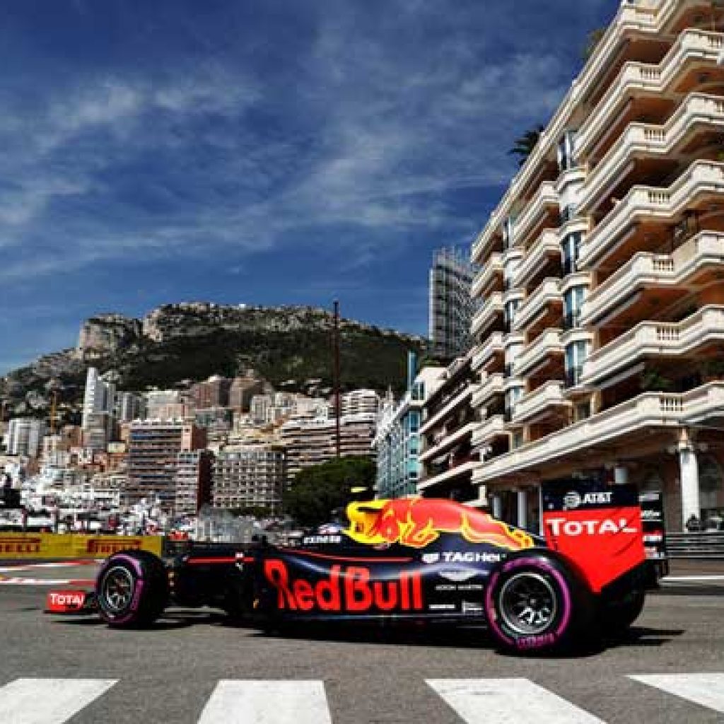 ۱۰ تصویر منتخب هفته از مسابقات اتومبیلرانی جهان!