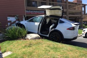 تسلا ایکس و شکایت بخاطر بی‌کیفیتی!‌