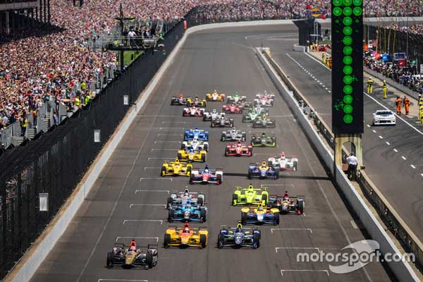 indycar-indy-500-2016-start-james-hinchcliffe-schmidt-peterson-motorsports-honda-leads