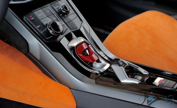 lamborghini-huracan-start-button