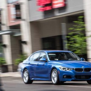 بی‌ام‌و 330e مدل ۲۰۱۶ سدان اسپرت با پلاگین هیبریدی