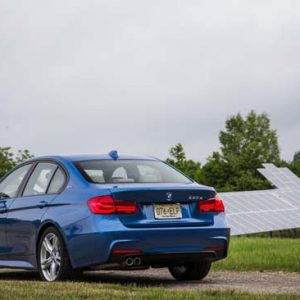 بی‌ام‌و 330e مدل ۲۰۱۶ سدان اسپرت با پلاگین هیبریدی