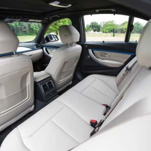 بی‌ام‌و 330e مدل ۲۰۱۶ سدان اسپرت با پلاگین هیبریدی