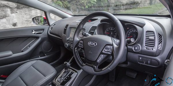 2016-Kia-Cerato-vs-2016-Hyundai-i30-RT-42