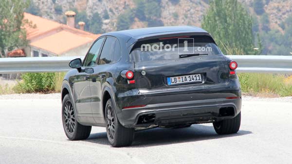 2018-porsche-cayenne-spy-۶