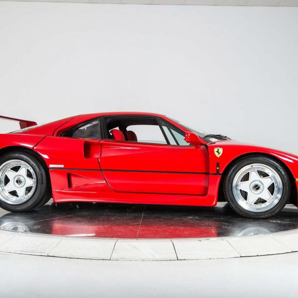 این فراری F40 واقعا 1.5 میلیون دلار می‌ارزد!