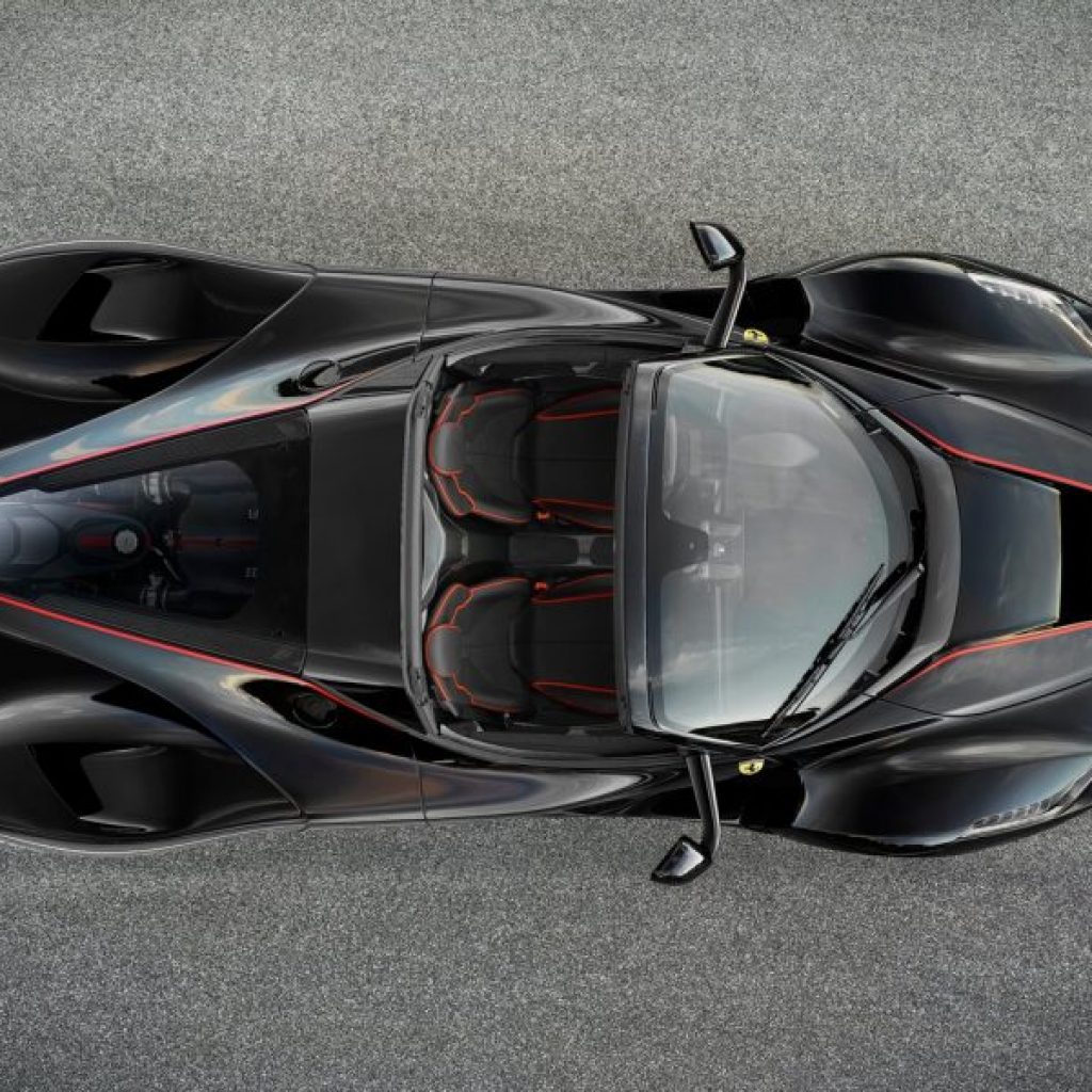 لافراری آپرتا، الماس سیاه فراری!