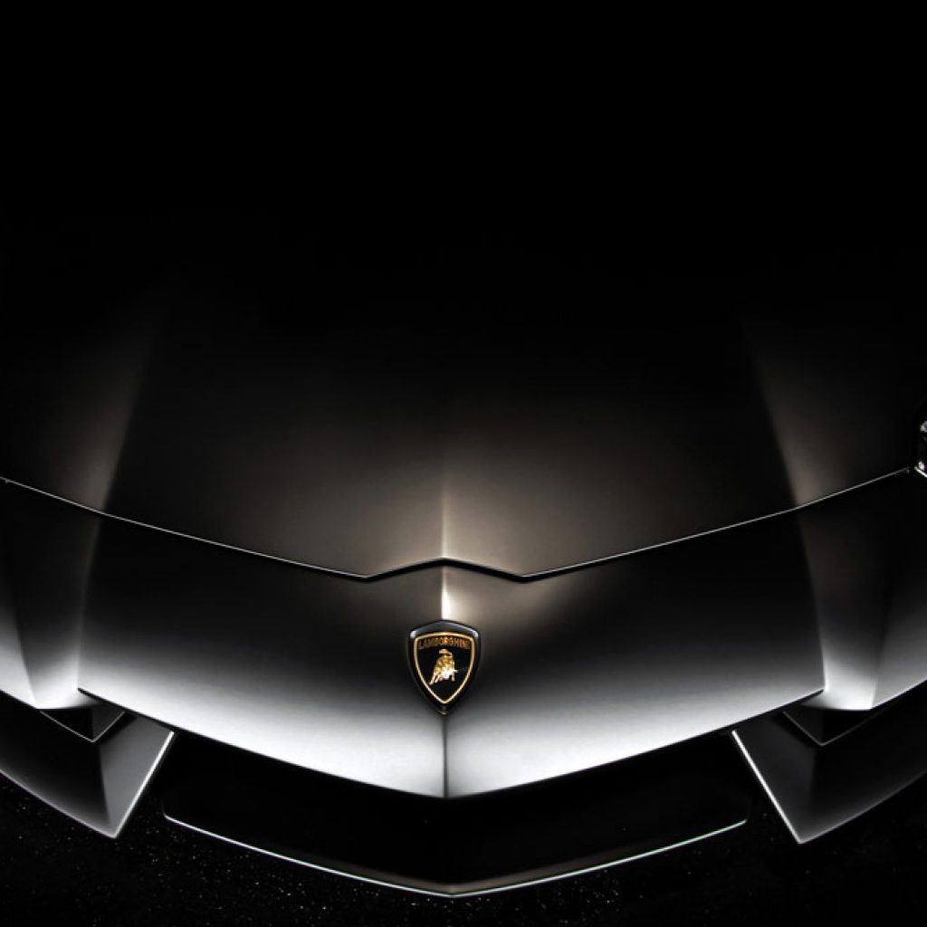 لامبورگینی پیشرانه V12 با اجزایی از جنس فیبرکربن می‌سازد