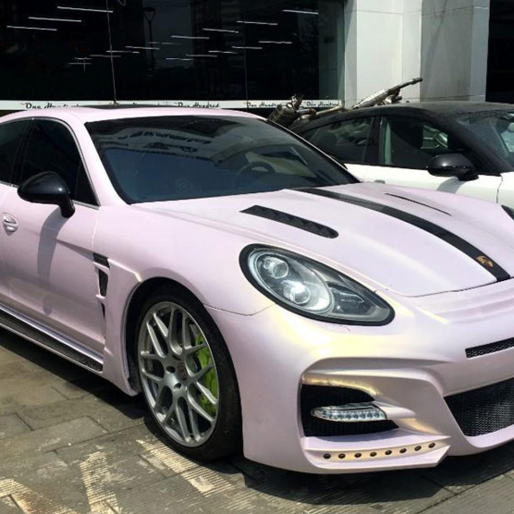 پورشه پانامرای صورتی طلایی در چین!